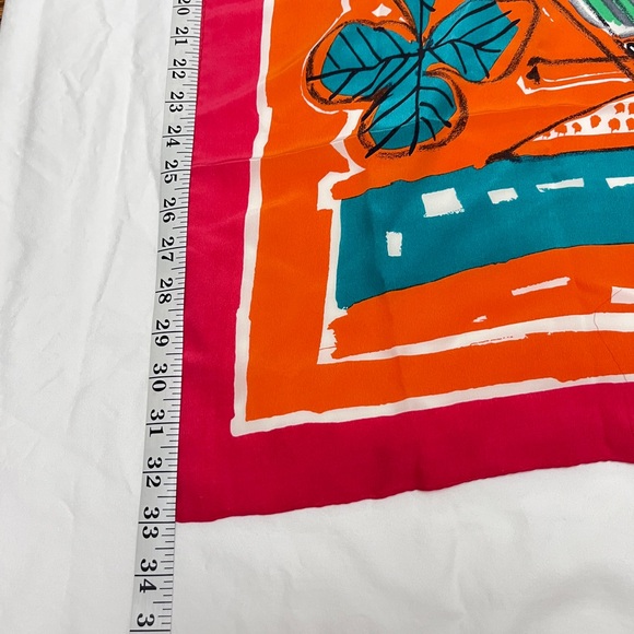 Vintage Silk Scarf King of Clubs Design – Hand-Rolled Mid-Century Pop Art - Picture 9 of 12